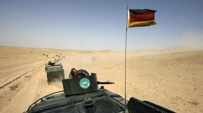 Eine deutsche Fahrzeugkolonne im Marmal-Gebirge bei Masar-i-Scharif. (Archivfoto).