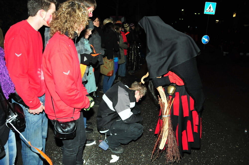 Nachtumzug Häbles Wetzer Eningen 2011