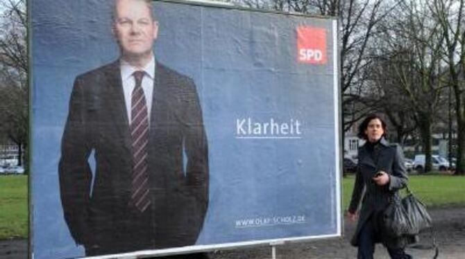 Wahlplakate überall: in Hamburg wird gewählt.