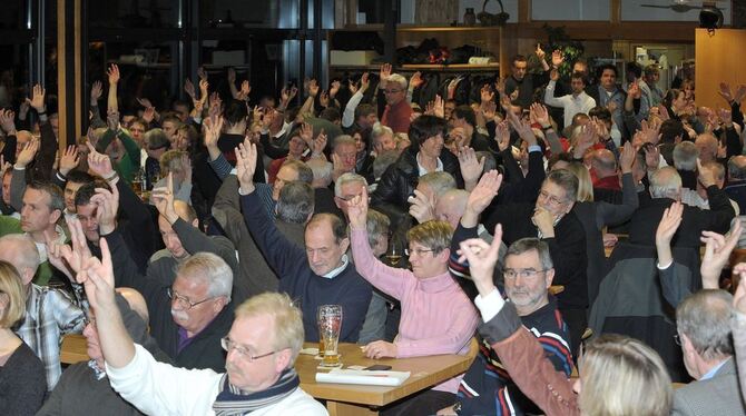 VfL-Mitglieder gegen Sportvereinszentrum