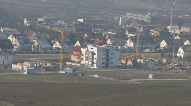 Amtäcker-Brühl zwischen Neuhausen und Metzingen gelegen: Die Zahl der sogenannten Geschossbauten nimmt zu.  GEA-FOTO: FINK