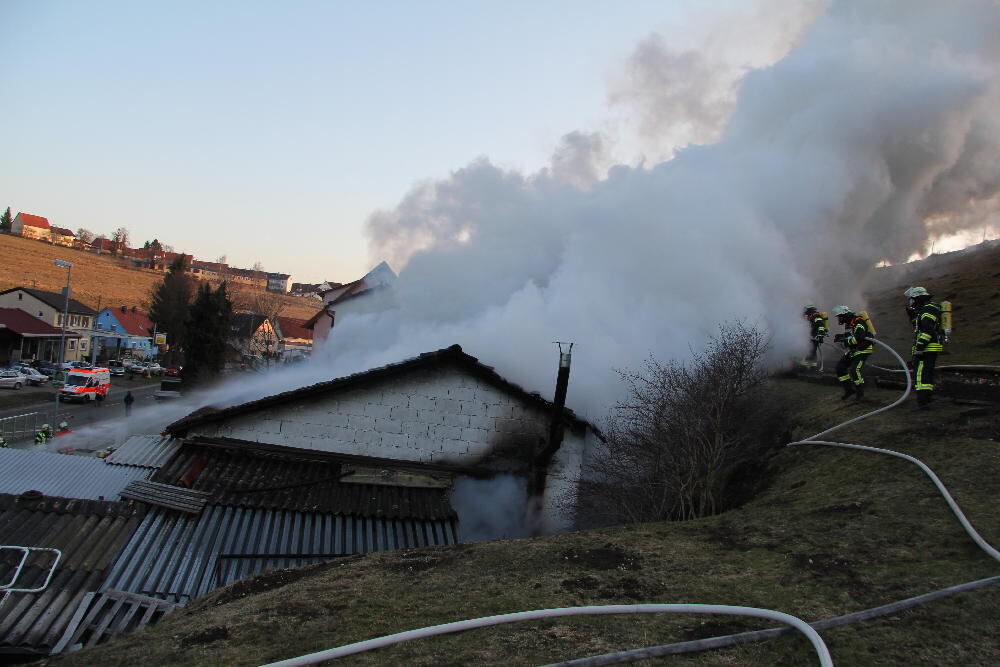 Brand an der alten Erpfinger Tankstelle