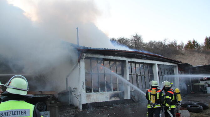 Brand an der alten Erpfinger Tankstelle