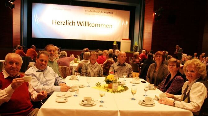 Gemütlichkeit war Trumpf beim Fest der Bruderhaus-Diakonie in der Listhalle.