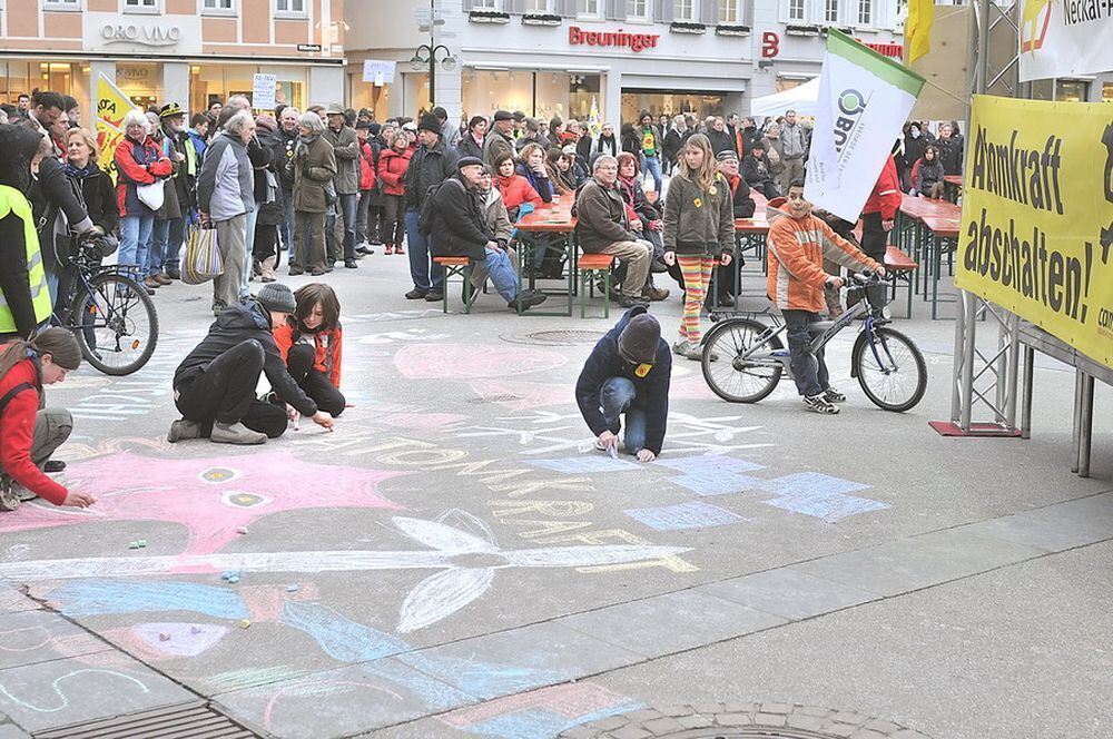 Anti-Atomveranstaltung auf dem Reutlinger Marktplatz März 2011