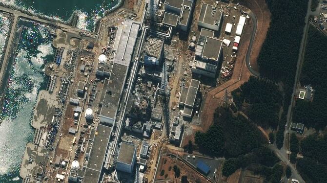 Ein Satellitenbild des japanischen Atomkraftwerks Fukushima. FOTO: DIGITAL GLOBE/DAPD