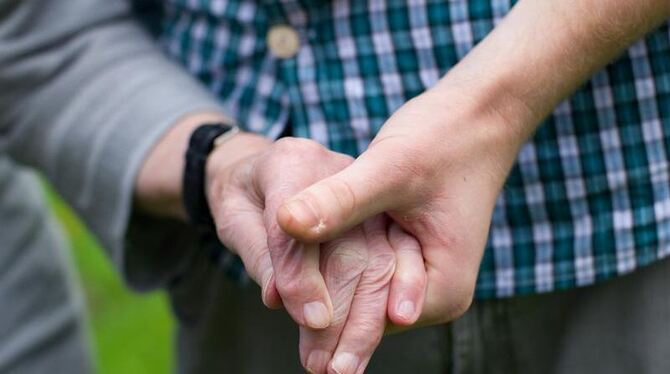 Das Familienministerium hofft, 35 000 Männer und Frauen für den Bundesfreiwilligendienst gewinnen zu können.