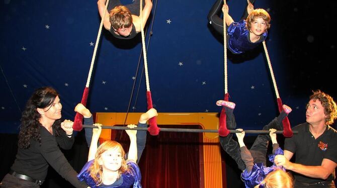 Was Kinder, Jugendliche und ihre Lehrer beim einwöchigen Zirkus-Workshop gelernt haben, nehmen sie mit ins Leben. FOTO: PK