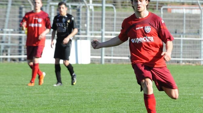 Geht weite Wege: Der laufstarke Ex-Hachinger Maximilian Pfaffinger überzeugte bei seinem Heim-Debüt an der Kreuzeiche. GEA-FOTO: