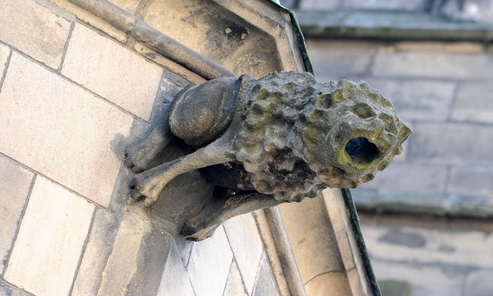 Foto 3: Außenfigur an der Marienkirche/Ecke Metzgerstraße.