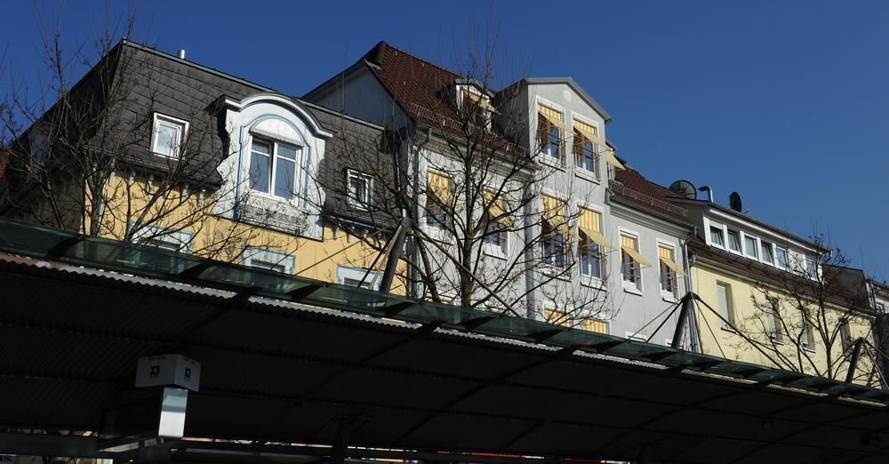 Foto 9: Blick auf die Häuserfront am Zentralen Omnibus-Bahnhof