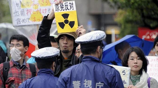 Atomkraftgegner demonstrieren vor der Tepco-Zentrale in Tokio.