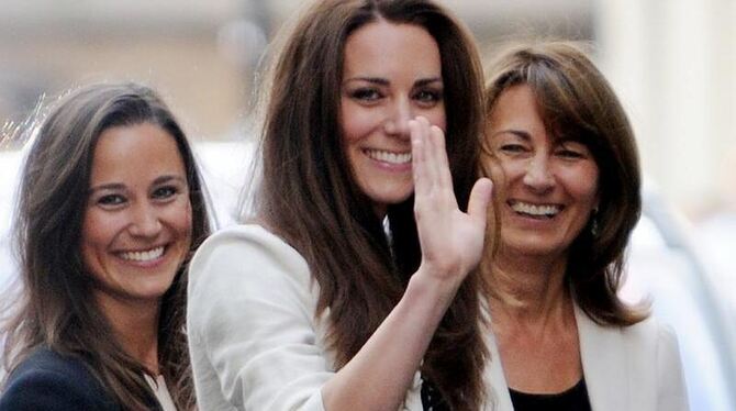 Kate Middleton mit ihrer Mutter Carole und Schwester Pippa wenige Stunden vor der Hochzeit.. 