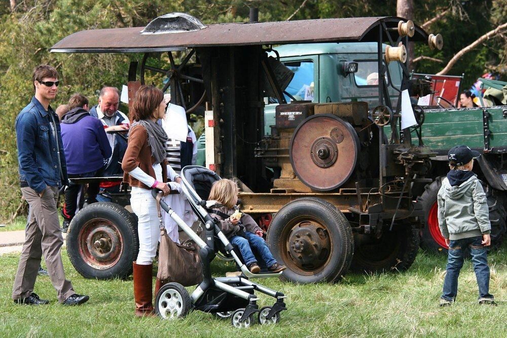 27. Oldtimer- und Dampfmaschinenfest Dottingen 2011