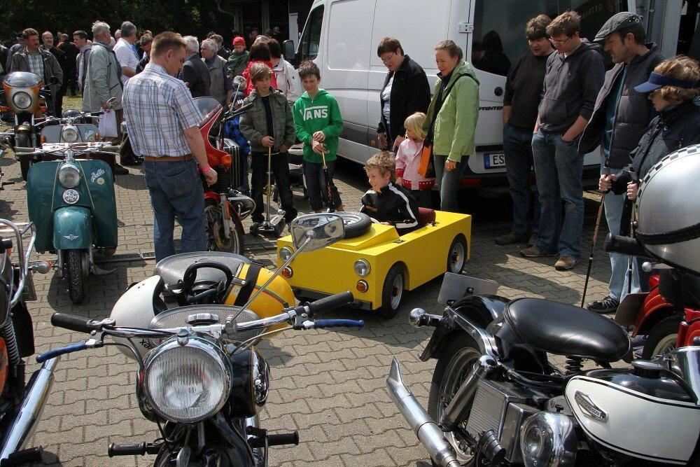 27. Oldtimer- und Dampfmaschinenfest Dottingen 2011