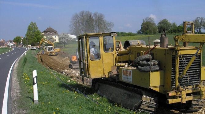 Zwischen Tigerfeld und Geisingen werden derzeit die Leerrohre für Glasfaserkabel verlegt, mit denen die Gemeinde Pfronstetten si