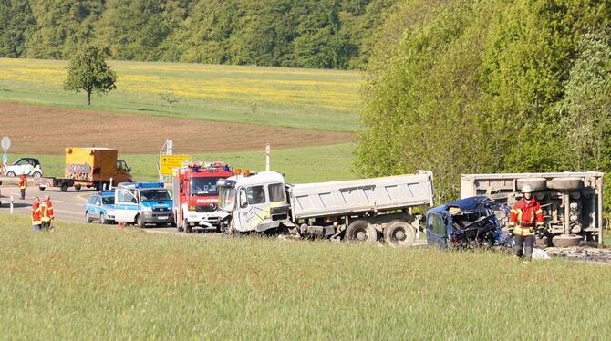 Tödlicher Unfall bei Hülben. Foto: Thomas Blank