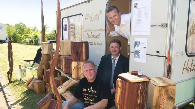 Aussteller und Macher der Fachmesse (von links): Gerd Krieger, Jürgen Senft und Stephan Allgöwer (Solutioncube). FOTO: TRINKHAUS