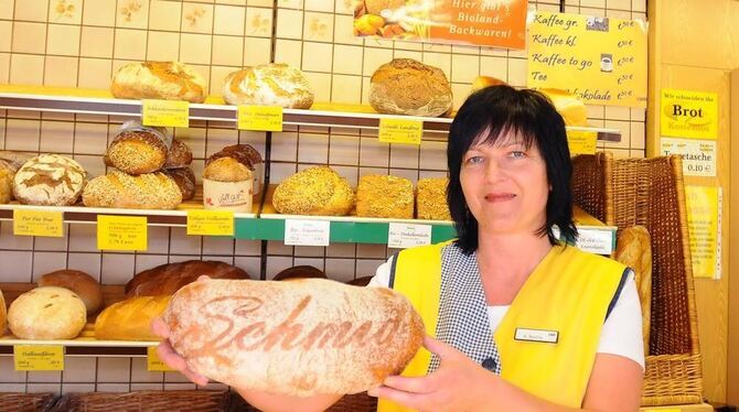 Von Backwaren bis zur Zahnbürste: In Gönningen ist das Warenangebot noch recht ordentlich.  FOTO: TRINKHAUS