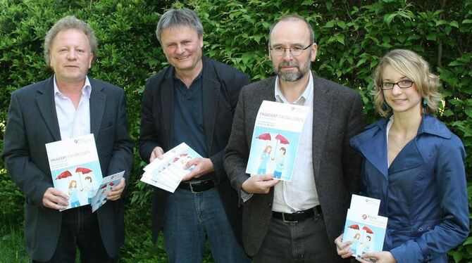 Freuen sich auf viele Besucher an der Marienkirche (von links): Hermann Rist, Leiter Caritas Reutlingen, Martin Enz von der Brud