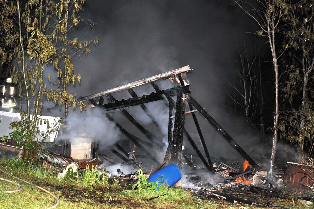 Großfeuer im Nehrener Kirschenfeld