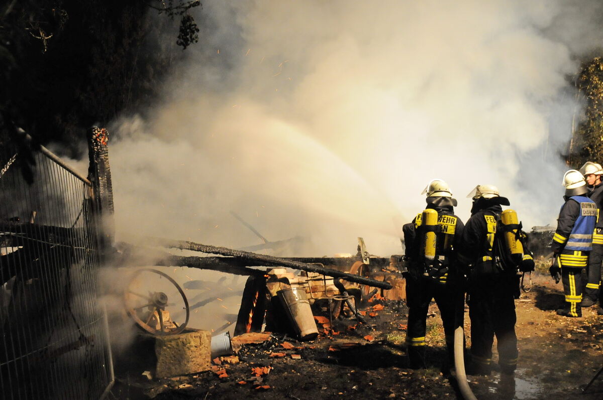 Großfeuer im Nehrener Kirschenfeld