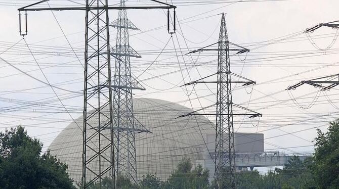 Geht für drei Wochen vom Netz: Das RWE-Kernkraftwerk Emsland bei Lingen (Archivbild). 