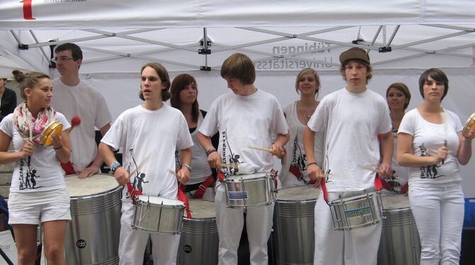 Sorgten mit viel Rhythmik für Stimmung auf dem Holzmarkt zum Auftakt der Aktionswoche zur Alkoholprävention: die jugendlichen Mu