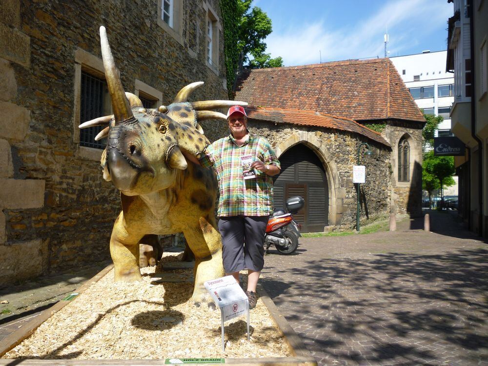 Tim Zeisl war mit seinem Opa auf Dinojagd. Beide hattens sehr viel Spaß. FOTO: ZEISL