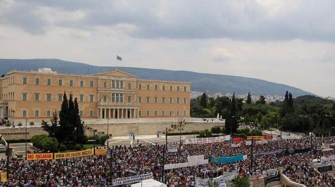 Die griechische Regierung gerät auch innenpolitisch zunehmend unter Druck.