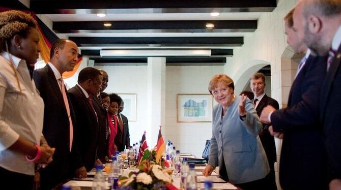 Bundeskanzlerin Merkel während einer kleinen Vorstellrunde in Nairobi.