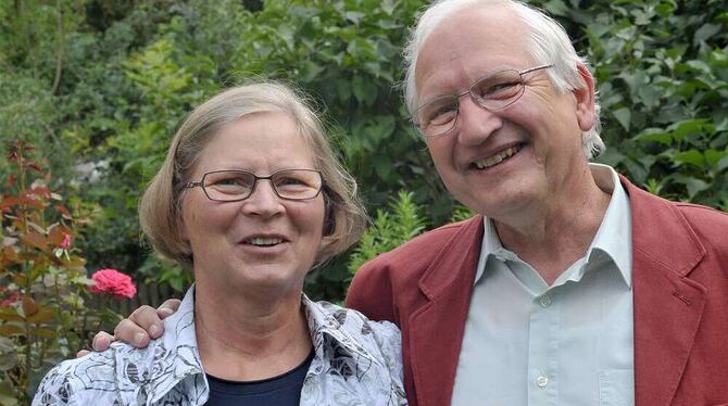 Günther Kempka freut sich zusammen mit seiner Frau Ruth auf den Ruhestand in Langenbrettach.  FOTO: NIETHAMMER