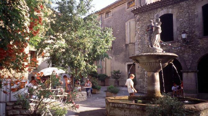 Künstleridylle: In dem 1000-Seelen-Dorf Saignon geht es ganz beschaulich zu.  FOTO: TMN