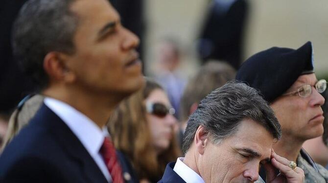 Der Gouverneur von Texas, Rick Perry (r), will US-Präsident Barack Obama herausfordern. (Archivbild)