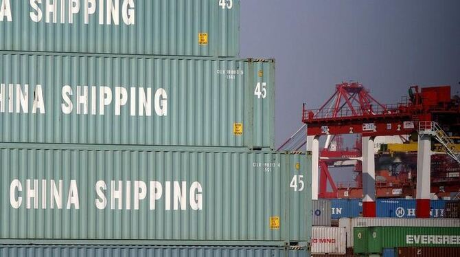 Container in Shanghai: Einige Experten befürchten eine deutliche Verlangsamung des weltweiten Wirtschaftswachstums.