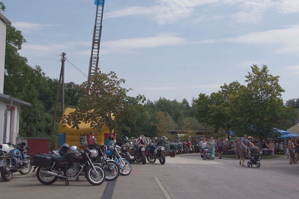 Oldtimertreffen und Ferienhock in Grafenberg August 2011