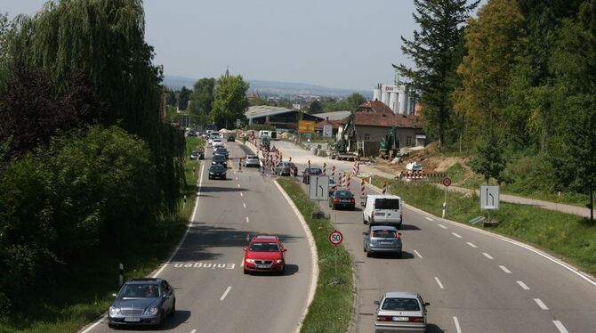 Die Verkehrsumleitungen auf der B312 verursachen - laut Regierungspräsidium - bisher keine größeren Probleme.  GEA-FOTO: HAI