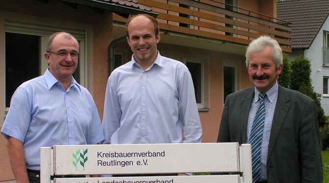 Gespannwechsel beim Kreisbauernverband Reutlingen. Manfred Nothacker (links) geht, Thomas Pfeifle (mitte) kommt. Bauernchef Gebh