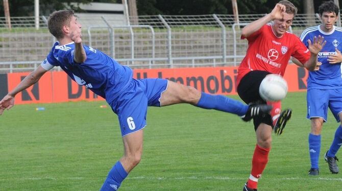 Auch gegen den FV Illertissen verlieren die Mannen des SSV Reutlingen - die Partie endet mit 2:3. GEA-FOTO: MEYER