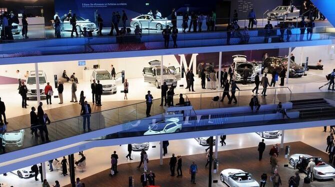 Autos auf drei Ebenen präsentiert Mercedes auf der Internationalen Automobil-Ausstellung (IAA) in Frankfurt am Main.