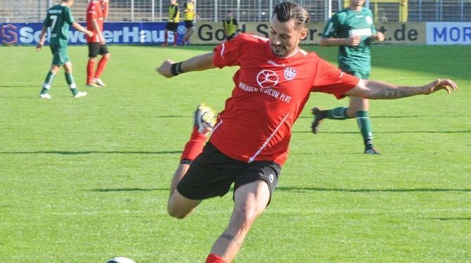 Erster Einsatz in Reutlingen: Zwei Tore: Angelo Vaccaro erzielt hier für den SSV das 2:0 und  3:0