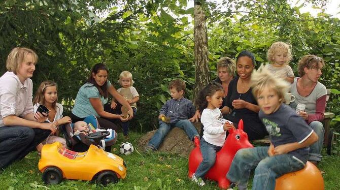 Die Kinder in der neuen Betreuungsgruppe finden im Garten der Familie Munz reichlich Platz zum draußen Spielen und Toben. FOTO: