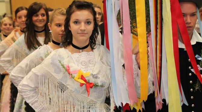 Junge Trachtenträger hielten auch bei 55. Kirchweihfest in Reutlingen die Banater-Tradition lebendig. FOTOS: LEISTER