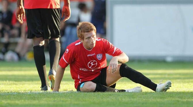 In Nöttingen am Boden: Marc Golinski und der SSV Reutlingen.  FOTO: EIBNER