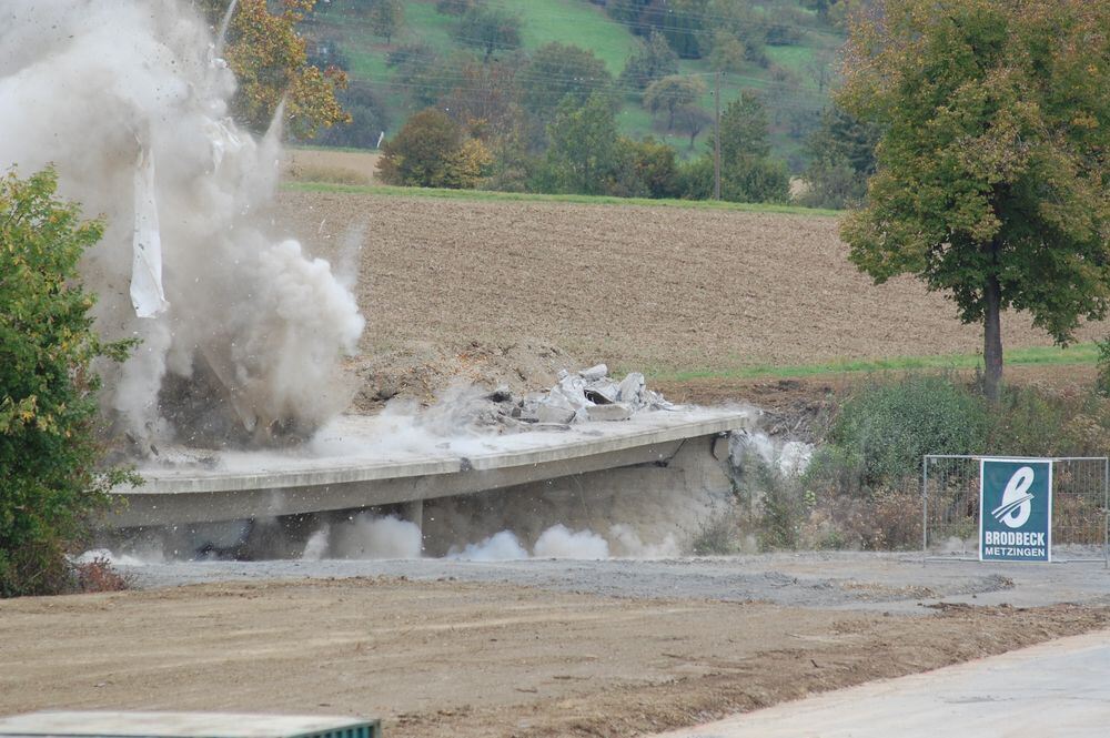 brueckensprengung_maienwaldknoten_pfisterer__2011-1 (jpg)