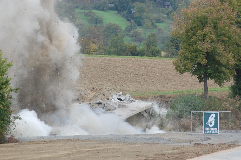 brueckensprengung_maienwaldknoten_pfisterer__2011-2 (jpg)