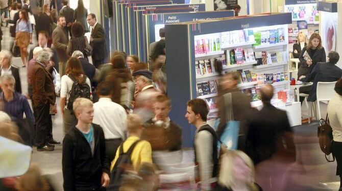 Auch in diesem Jahr dürfte es auf der Buchmesse wieder eng werden. (Archivfoto: Frank Rumpenhorst)