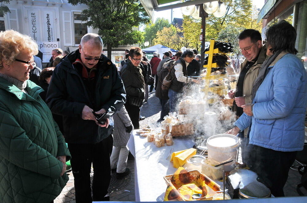 Kirbemarkt in Pfullingen. FOTO: Meyer