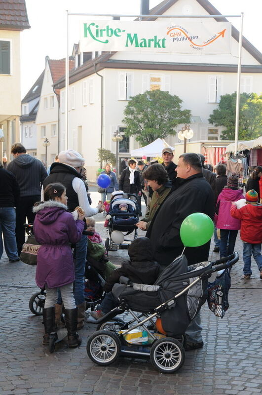 Kirbemarkt in Pfullingen. FOTO: Meyer