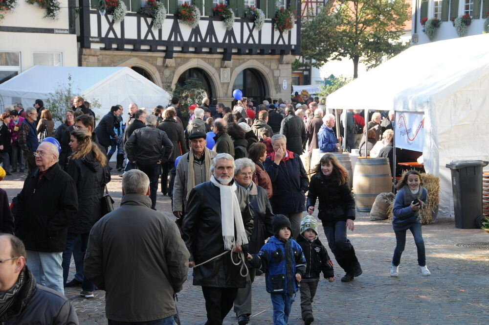 Kirbemarkt in Pfullingen. FOTO: Meyer